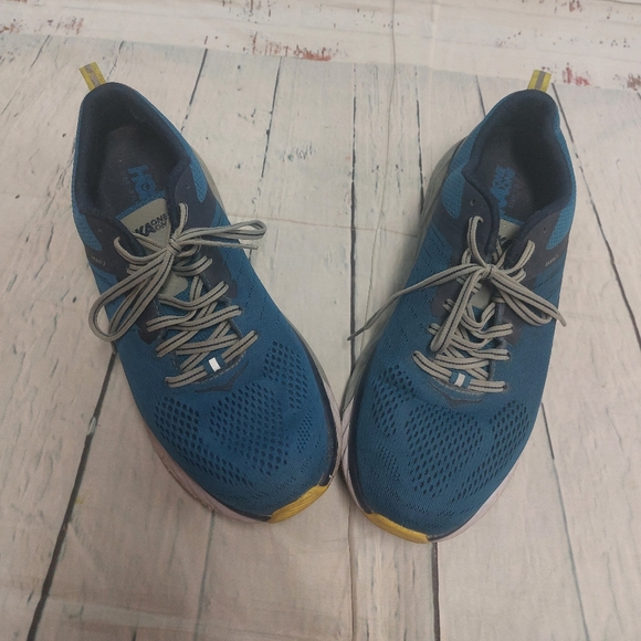 Hoka one one ARAHI 3 - Picture 2 of 9